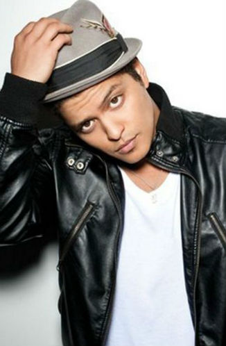 Bruno Mars nastupa na dodeli MTV EMA 